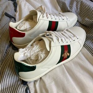 Size 8 Gucci sneakers